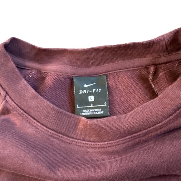 Nike W NK Top Versa Cropped Sweatshirt burgundy embossed logo Dri-FIT fabric L - Picture 2 of 2